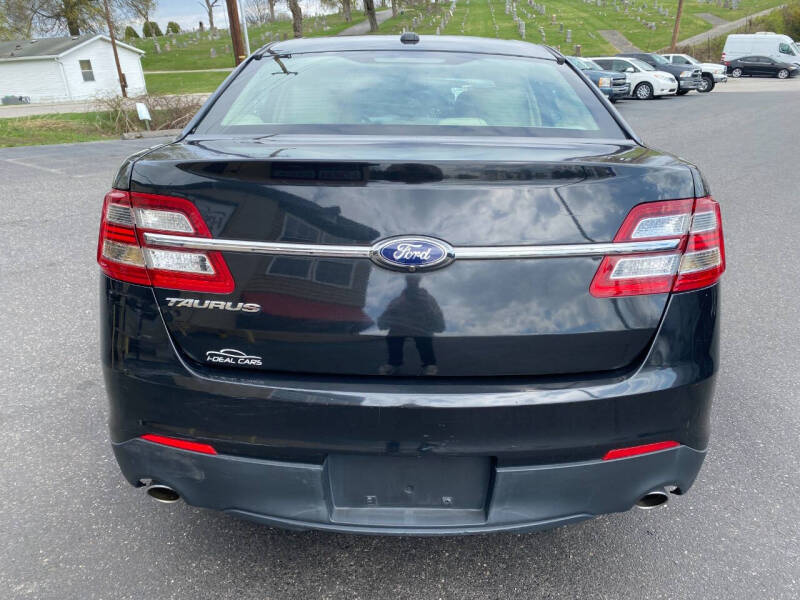 2015 Ford Taurus SE