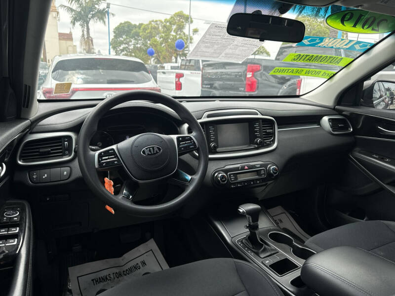 2019 Kia Sorento S V6