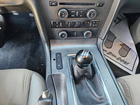 2011 Ford Mustang V6