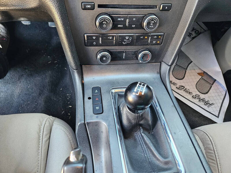 2011 Ford Mustang V6