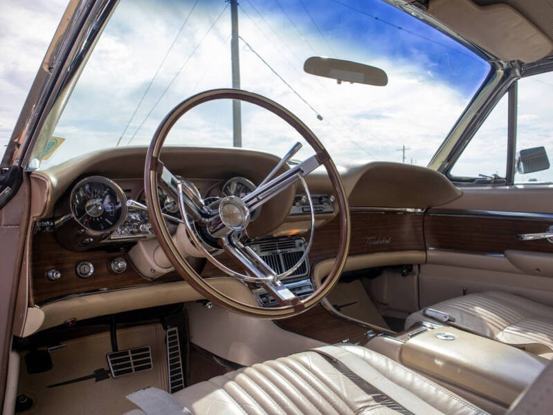 1963 Ford Thunderbird