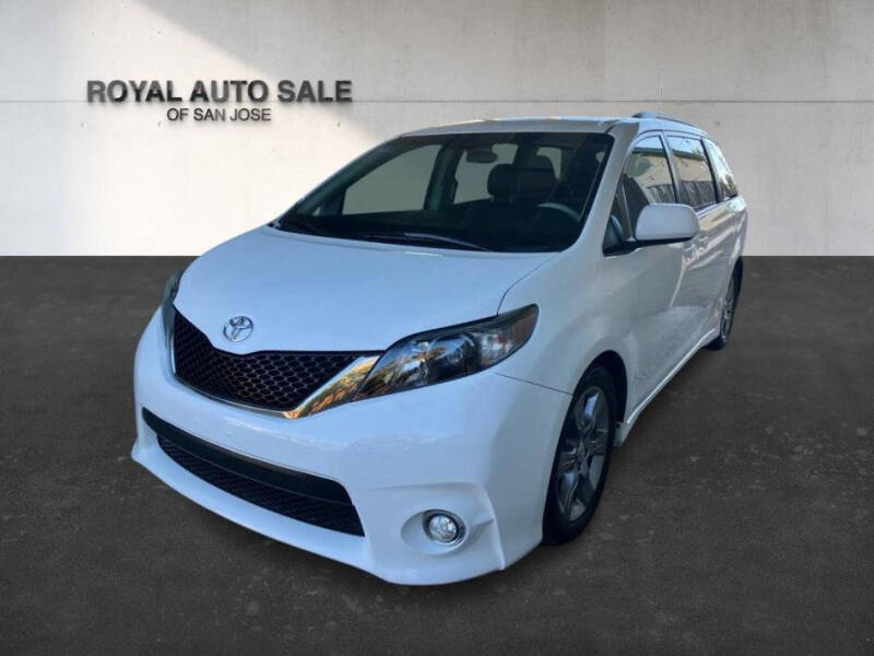 2011 Toyota Sienna SE 8-Passenger