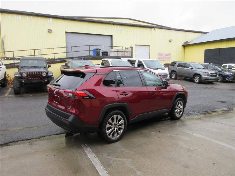 2019 Toyota RAV4 XLE Premium