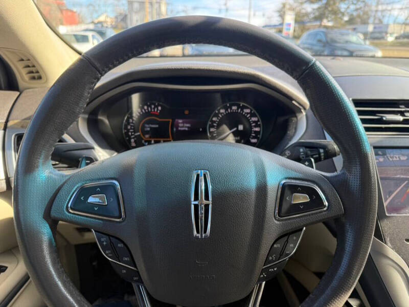 2014 Lincoln MKZ