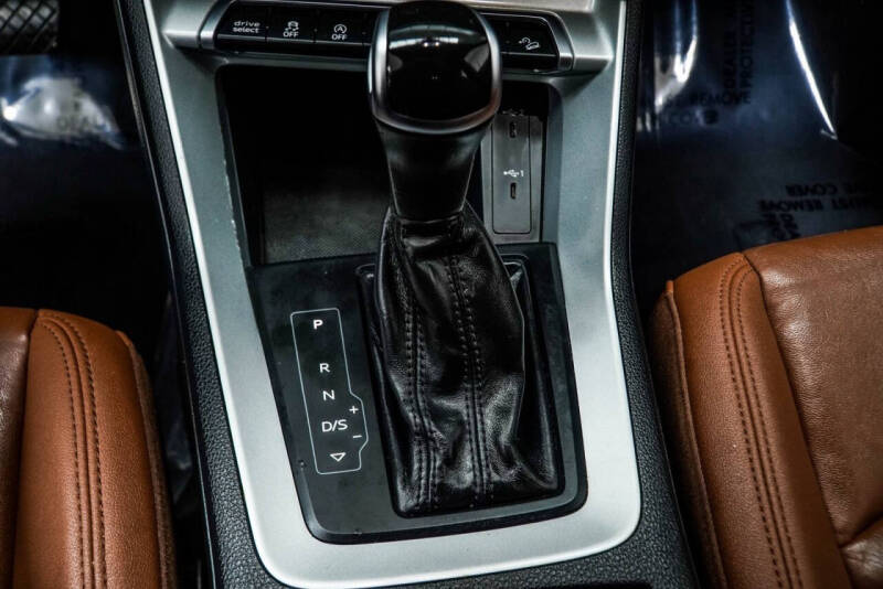 2022 Audi Q3 quattro Premium 40 TFSI