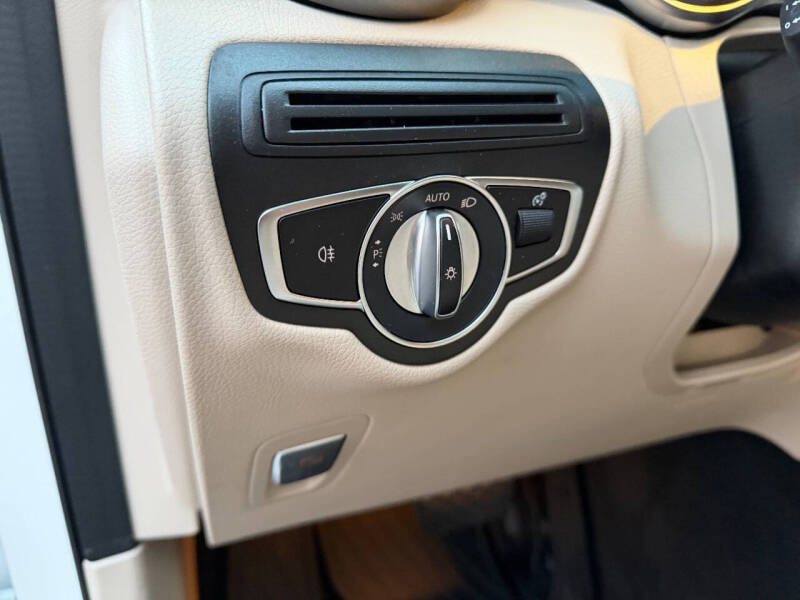 2021 Mercedes-Benz GLC GLC 300 4MATIC