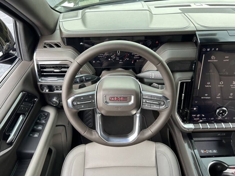 2025 GMC Yukon Elevation