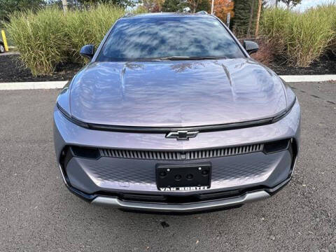 2025 Chevrolet Equinox EV LT 2