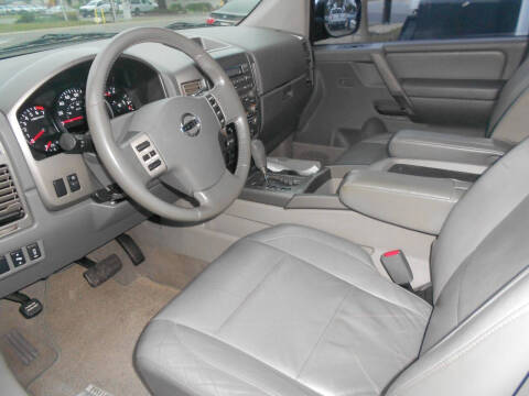 2004 Nissan Armada SE