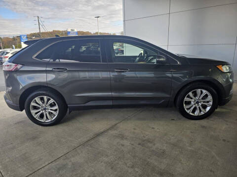 2020 Ford Edge Titanium