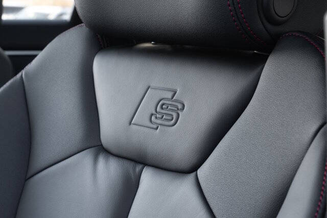 2025 Audi Q3 quattro S line Prem Plus 45 TFSI