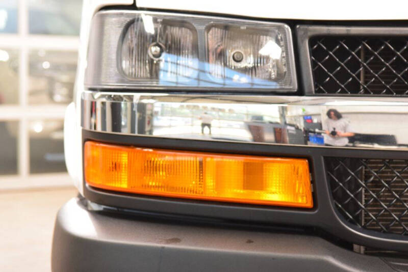 2025 Chevrolet Express LT 3500