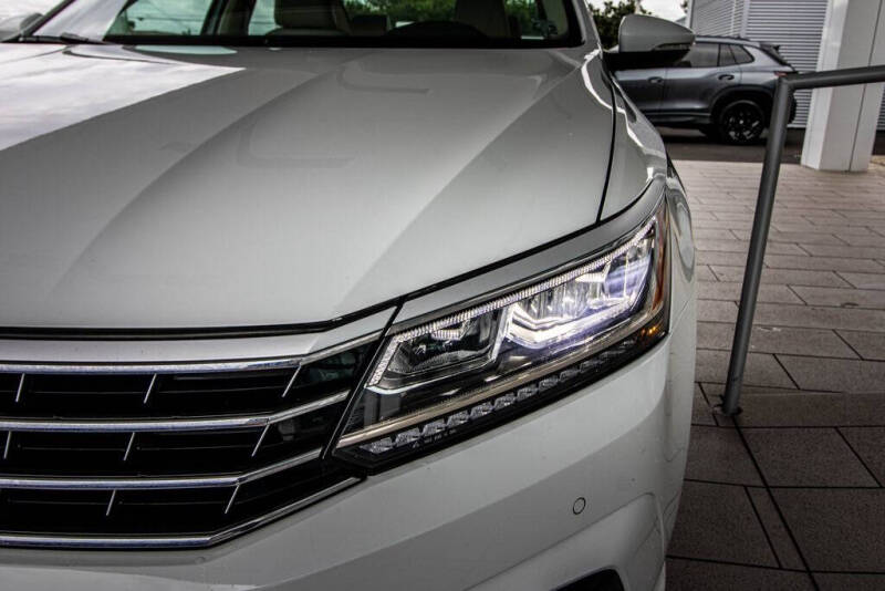 2017 Volkswagen Passat 1.8T SEL Premium