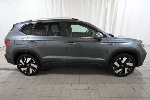 2024 Volkswagen Taos SEL 4Motion