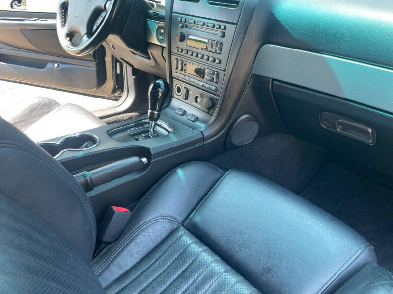 2005 Ford Thunderbird Deluxe