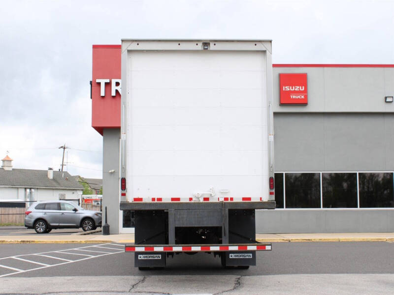 2021 Freightliner M2 106