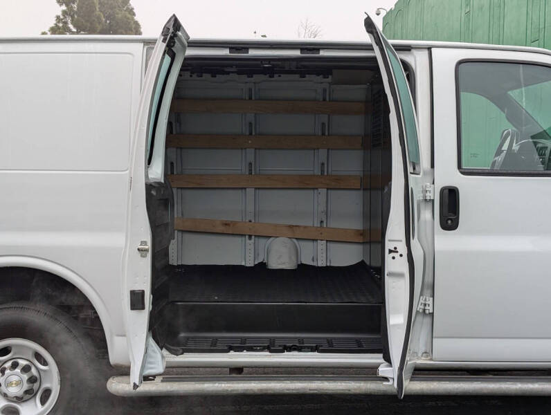 2022 Chevrolet Express 2500