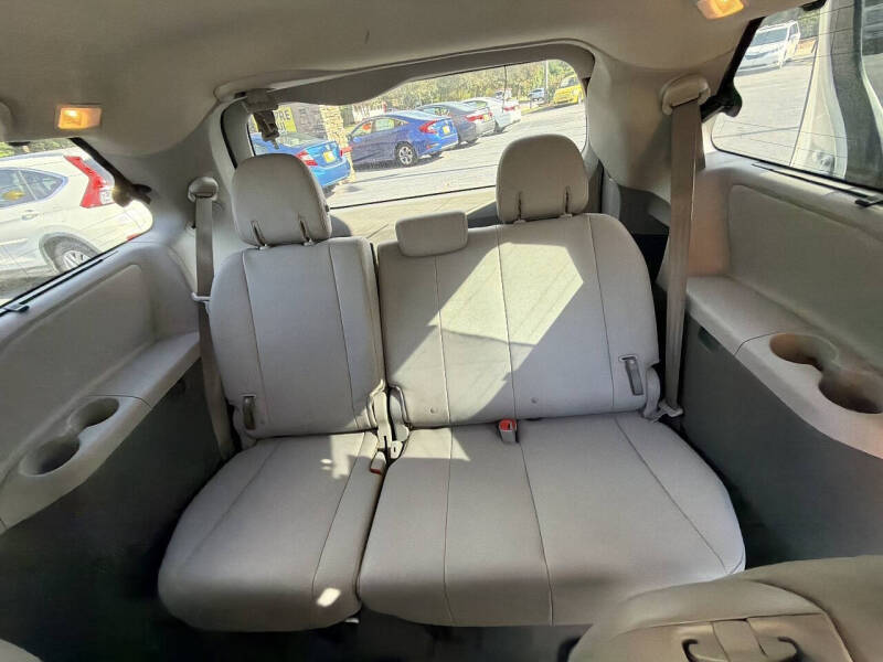2018 Toyota Sienna XLE 8-Passenger