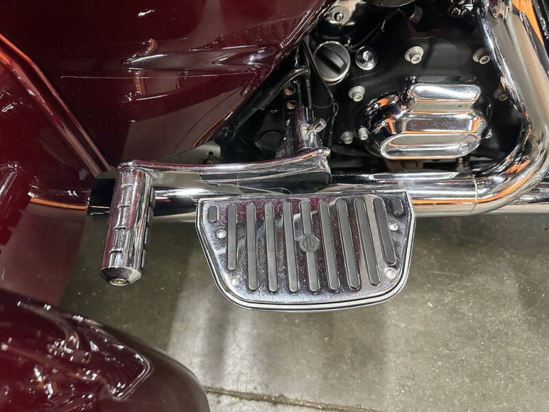 2014 Harley-Davidson FLHTCUTG - Tri Glide Ult