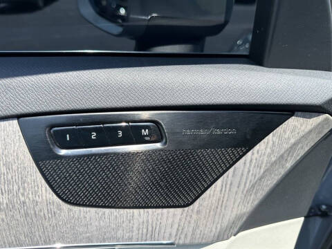 2023 Volvo XC90 B6 Plus Bright Theme 6P