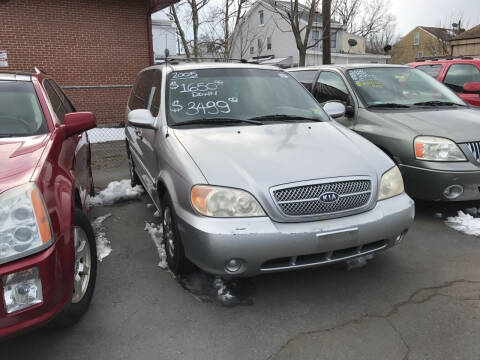 2005 Kia Sedona for sale at Chambers Auto Sales LLC in Trenton NJ