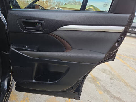 2017 Toyota Highlander LE