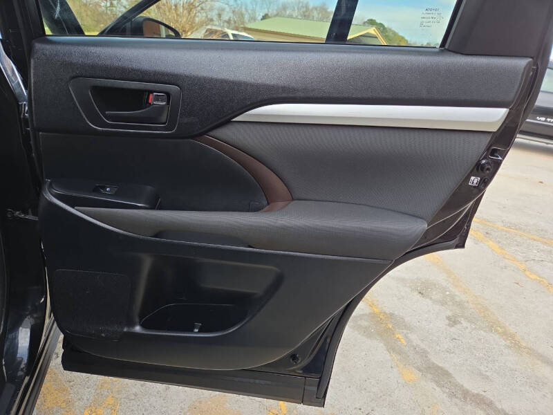 2017 Toyota Highlander LE