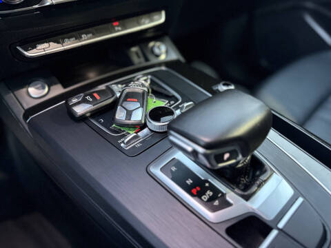 2018 Audi Q5 2.0T quattro Premium Plus