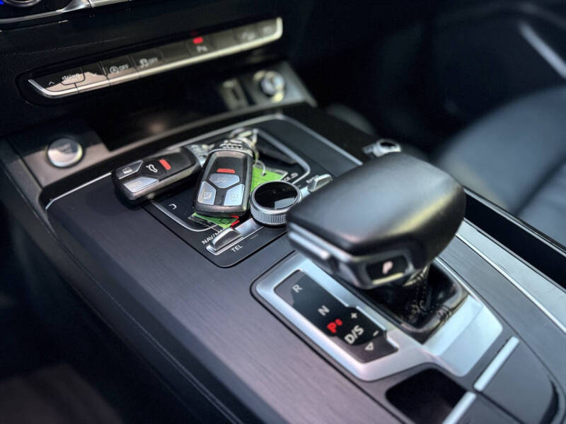 2018 Audi Q5 2.0T quattro Premium Plus