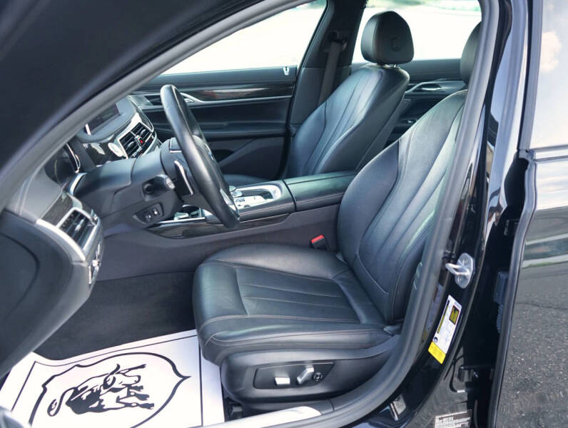 2018 BMW 7 Series 740i