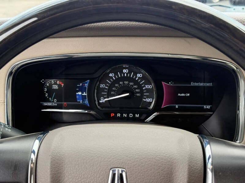 2017 Lincoln Navigator Select