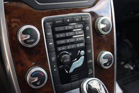 2016 Volvo XC70 T5 Premier