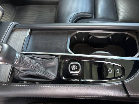 2022 Volvo XC90 T6 Inscription 7-Passenger