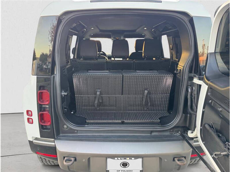 2022 Land Rover Defender 110 X-Dynamic SE