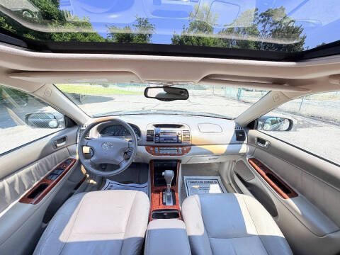 2004 Toyota Camry LE
