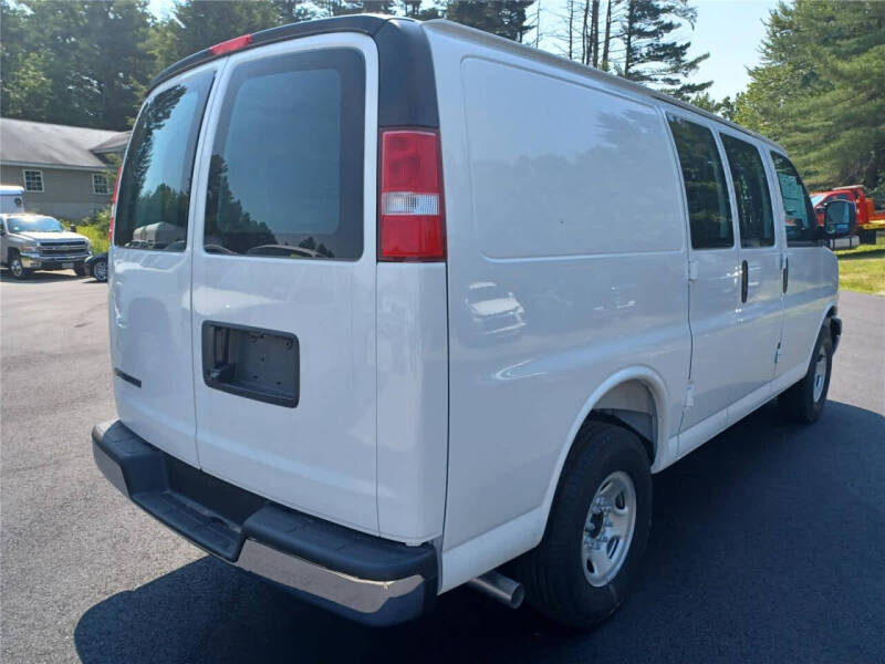 2025 Chevrolet Express 2500