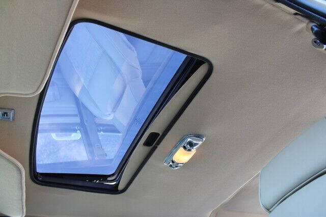 1990 Jeep Grand Wagoneer