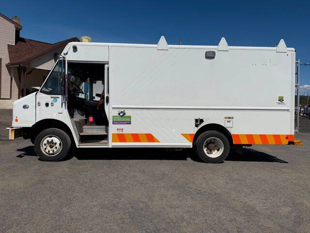 2016 Freightliner MT55 Chassis