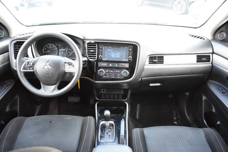 2018 Mitsubishi Outlander ES