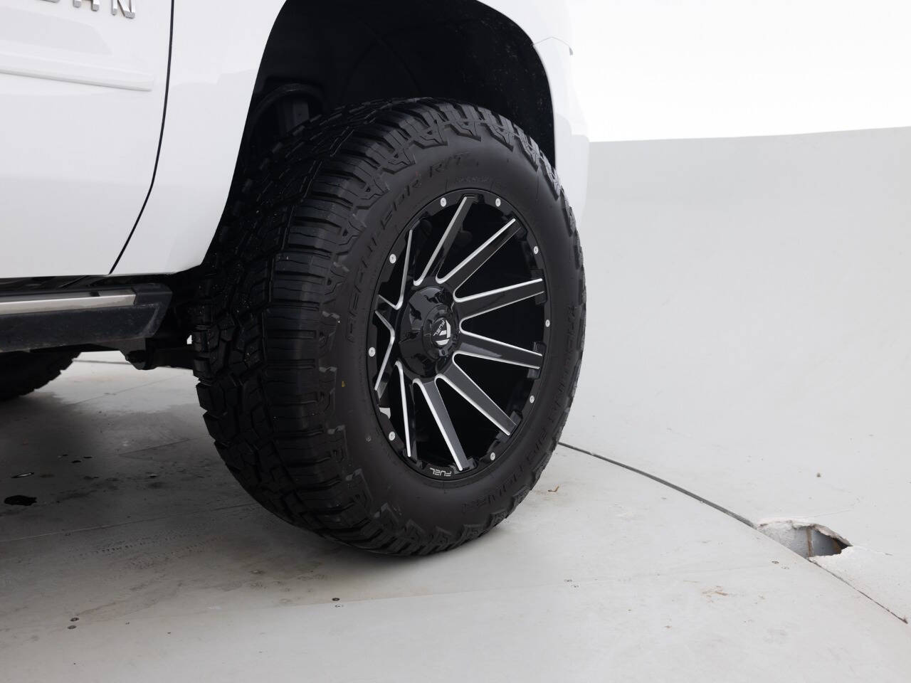 Used Car 2015 Chevrolet Suburban  Ltz 4x4 4dr Suv For Sale Under $25,000 In Coal City, Illinois