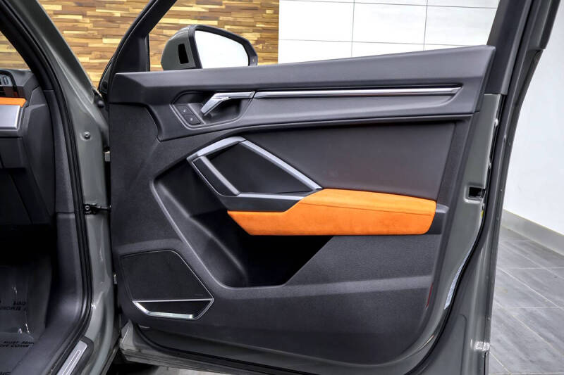 2019 Audi Q3 quattro S line Prem Plus 45 TFSI