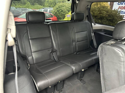 2012 Nissan Armada SV