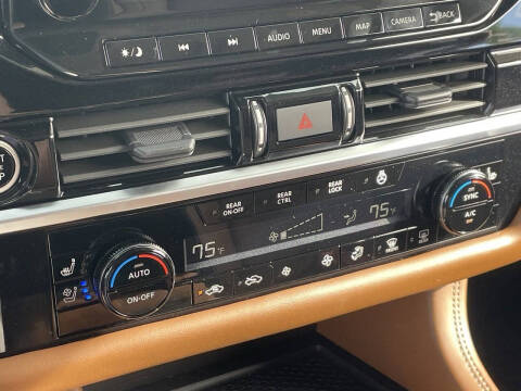 2023 Nissan Pathfinder Platinum