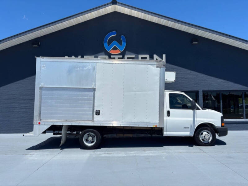 2016 Chevrolet Express 4500 Reefer Box Van