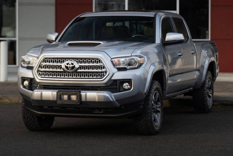 2017 Toyota Tacoma TRD Sport's photo