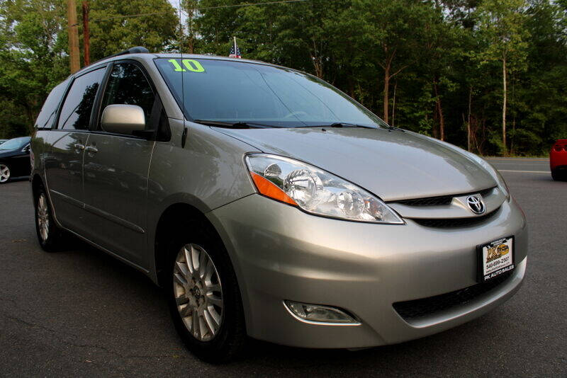 2010 Toyota Sienna XLE