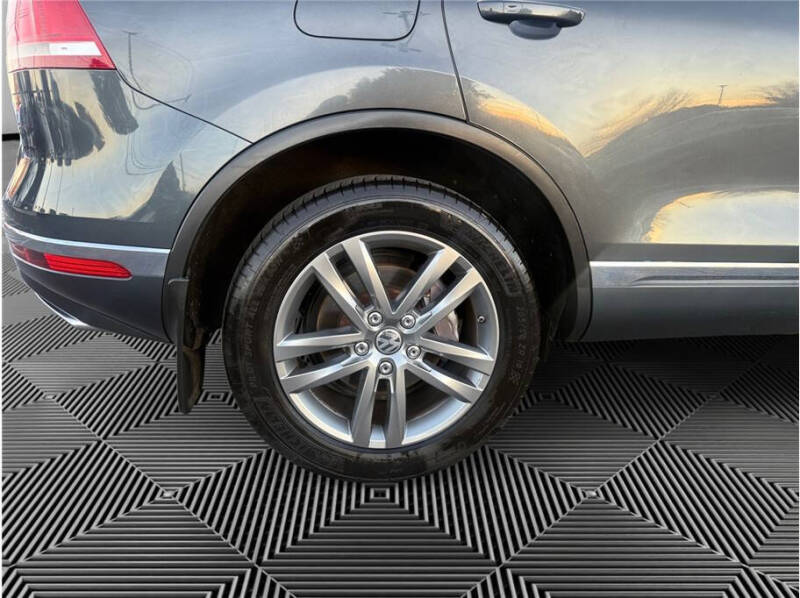 2015 Volkswagen Touareg TDI Lux