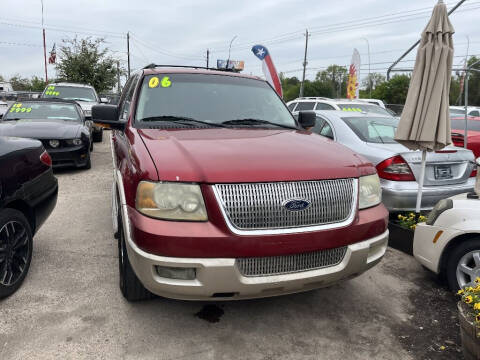 2006 Ford Expedition for sale at SCOTT HARRISON MOTOR CO in Houston TX