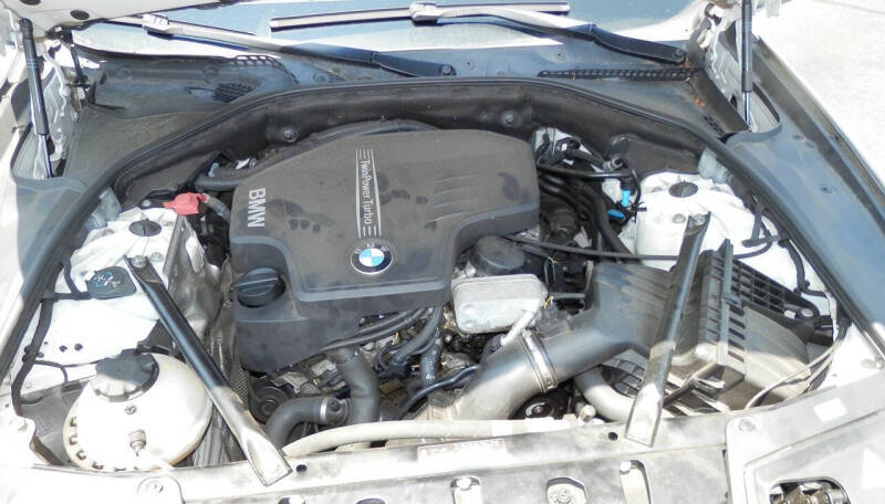 2012 BMW 5 Series 528i