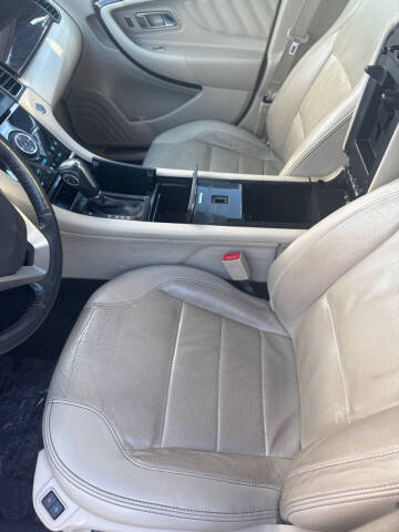 2019 Ford Taurus Limited